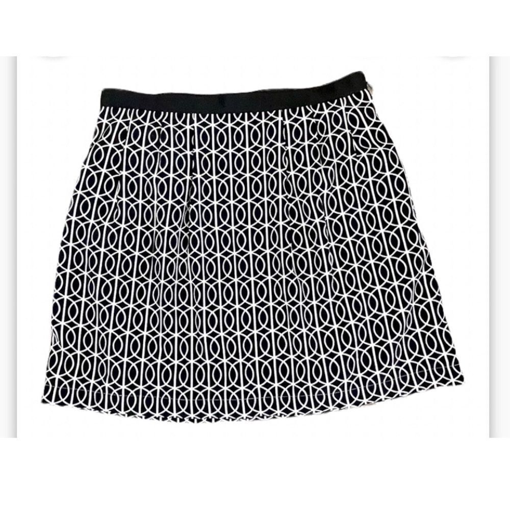 Banana Republic black and white geometric mini skirt